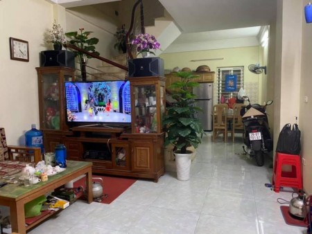 Bán nhà Hà Đông, Văn Phú phường Phú La, 50m2, sổ vuông đẹp, xây chắc chắn, 2.98 tỷ
