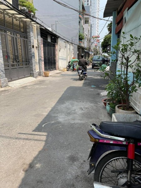 HẺM XE HƠI 4 TẦNG ĐÚC 6PN dt 46m2 Đường Trần Văn Quang Tân Bình