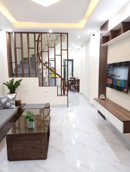 Chuyển Nhà Bán Gấp Nhà Đội Cấn 35m2 5 tầng 3.5 mặt tiền giá 3.25 tỷ
