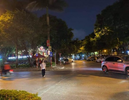 Nhà 50m 6T đất phân lô dịch vụ Xa La vỉa hè ô tô tránh kinh doanh đỉnh giá 6,9 tỷ