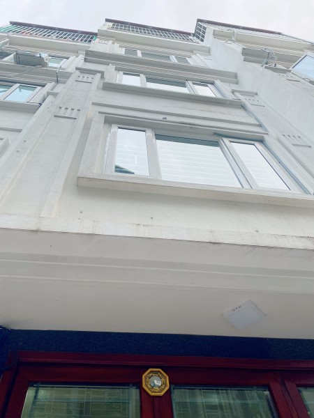 Mình bán nhà mới đẹp Nam Dư, 46m2x 5 tầng, giá 3.35 tỷ. Có gia lộc.