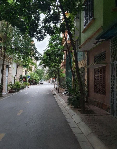 BÁN NHÀ LĨNH NAM TAXI ĐỖ CỬA 40M2 GIÁ 2,8 TỶ
