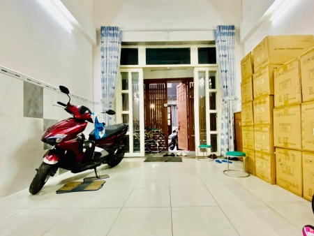Bán Nhà Tân Bình 62m2 5 tầng Giá 9,8 tỷ Hạ Giá Sốc . Cần Bán Gấp