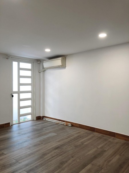Bán nhà hẻm xe tải kinh doanh Lạc Long Quân, Quận Tân Bình, DT 36m2, giảm sâu 4tỷ5