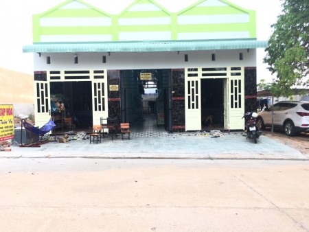 KHÔNG NGƯỜI QUẢN LÝ GIA ĐÌNH TÔI CẦN BÁN GẤP 2 DÃY NHÀ TRỌ ngay TT Thương Mại TX Bến Cát