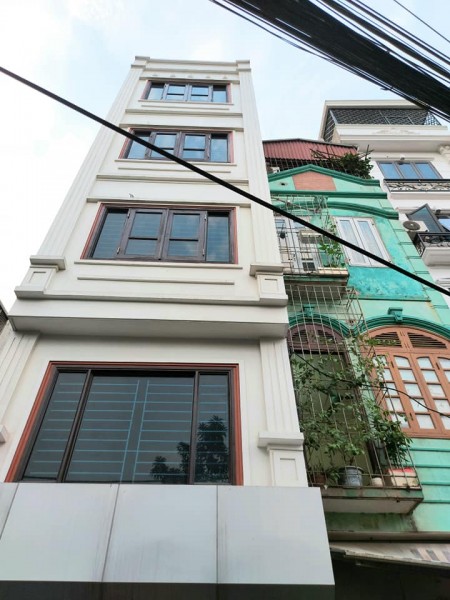 Bán nhà riêng tại Khương Đình, Hà Nội, 40m2 x 6 tầng, giá 5.2 tỷ.