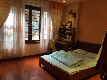Bán gấp nhà phố Hoàng Mai, DT 45Mx 5 Tầng, ở ngay, nội thất sang, 3.3 tỷ