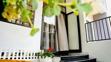 SỞ HỮU NHÀ 4 TẦNG HOÀNG QUỐC VIỆT CHỈ VỚI 2 TỶ GIÁ CỰC TỐT TRONG CƠN SỐT NHÀ ĐẤT HUẾ