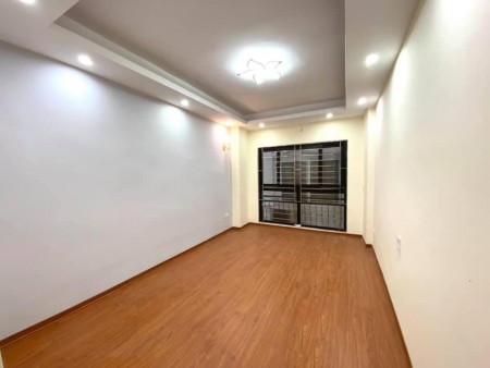 Chính Chủ Cần Bán Nhà Ngọc Thuỵ Long Biên 40mx5t mt4m, Kinh Doanh, Ô Tô Tránh, Lô Góc, ở ngay.