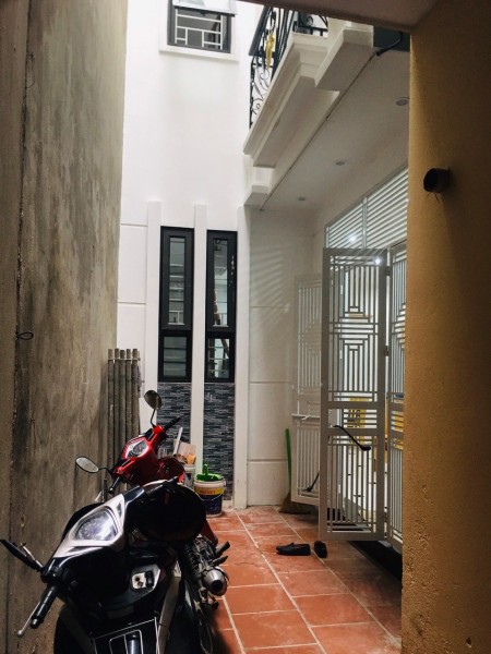 BÁN NHÀ CÁCH MẶT PHỐ QUANG TRUNG 50m NHÀ MỚI ĐẸP NHƯ NGỌC TRINH NHỈNH 2 TỶ