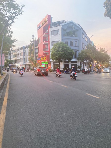 Bán nhà Quận 3 Hẻm ba gác DT 30M2 GIÁ 3Tỷ5 Đường Trường Sa Phường 14 Quận 3