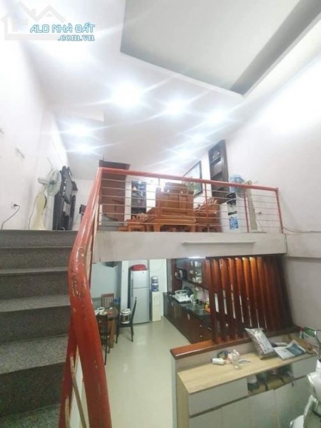 Cực hiếm! Nhà Triều khúc, Thanh Xuân 40m2, 2T ở ngay, 2.75 tỷ.