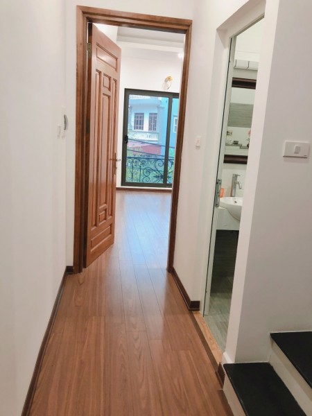 Cần bán gấp căn nhà 48m2 xây 4 tầng Ngõ 68 Nguyễn Văn Linh, phường Thạch Bàn, quận Long Biên, Hà Nội.