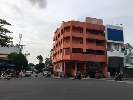 2 MT Đường Lê Văn Quới. DT: 8 x 25. Vị trí sầm uất KD