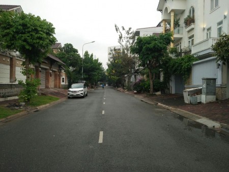 Biệt thư đẳng cấp cho giới thượng lưu KDC Nam Long hiếm nhà bán.