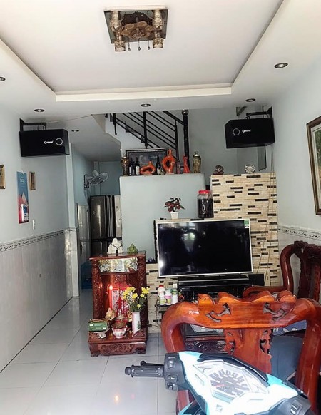 Nhà hiếm 22m2 Âu Cơ, ngang 3,2m, hẻm 3 gác, Quận Tân Bình, chỉ 2 tỷ 35