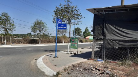 Chủ cần tiền gấp bán lô đất đường nguyễn văn hưng , TT Đất Đỏ , BRVT