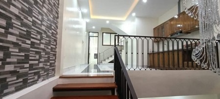Bán Nhà Kinh Doanh Hoàng Cầu, Đống Đa, 4T Thang Máy, 80m2, MT10m, Lô Góc, Ô Tô Đỗ, Chỉ Hơn 17 Tỷ
