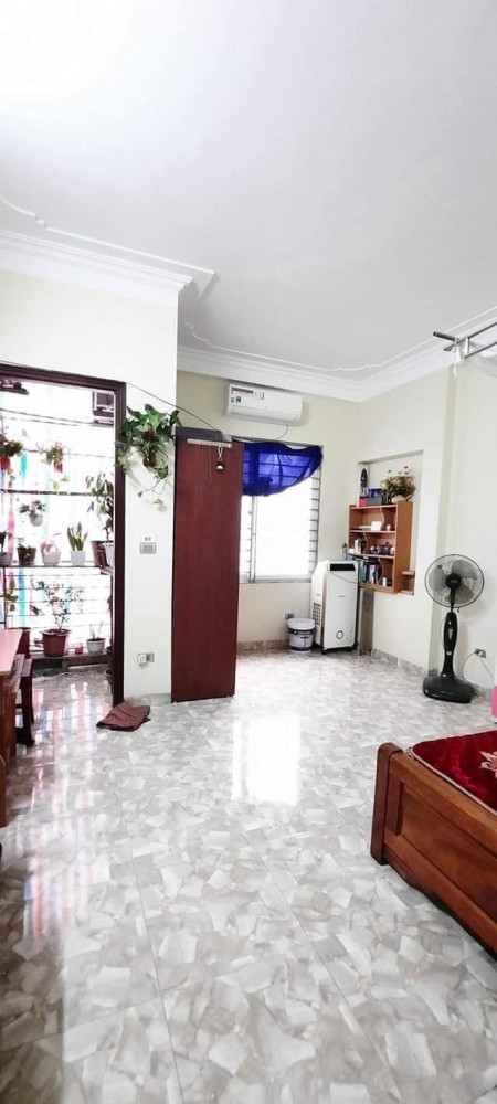 Cực Hiếm Bán Nhà 60m2 Đường Láng Đống Đa 4 Tầng Sân Riêng Giá Nhỉnh 5 Tỷ