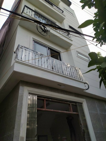 Hàng hiếm giá rẻ 2.35 tỷ, 5 tầng, mt 33m, Ngô Quyền, Hà Đông ô tô tránh