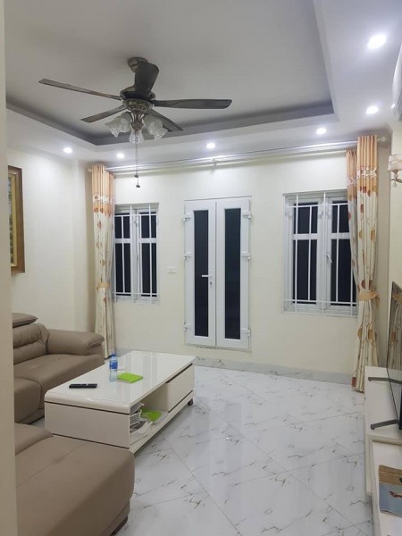 CẤN BÁN GẤP NHÀ NGÕ 19 PHỐ ĐÔNG TÁC 55M, 5 TẦNG, MT 5 M, GIÁ 5 TỶ ( 0395454603)