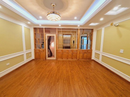 Mạc Thái Tổ 40m2 7 tầng Thang máy Full đồ nội thất đẹp 10 tỷ 800