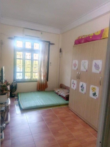 Nhà Bắc Cầu LB 35m 4 tầng Ô Tô Tải đõ cửa giá chỉ 2.4 tỷ