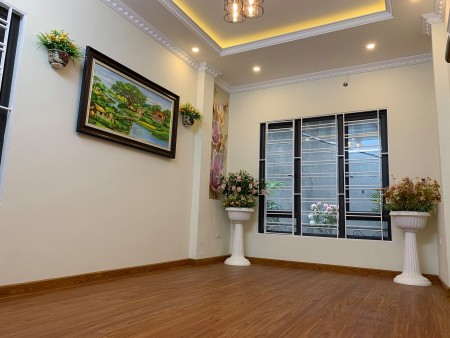 Bán nhà đẹp Phố Quan Nhân 40m2X5T, nhỉnh 3 tỷ, Ô TÔ đỗ cửa, kinh doanh đỉnh.