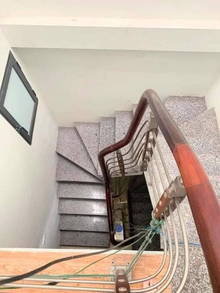 Bán nhà Văn Hương, Đống Đa. MTKD 12m. DT 41m2. Giá 7.4 tỷ.