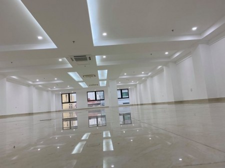 Cho thuê mặt sàn thương mại tầng 1 chung cư Vinata Tower (tòa nhà liên doanh giữa Vinaconex và Taise Nhật Bản), 289 Khuất Duy Tiến.