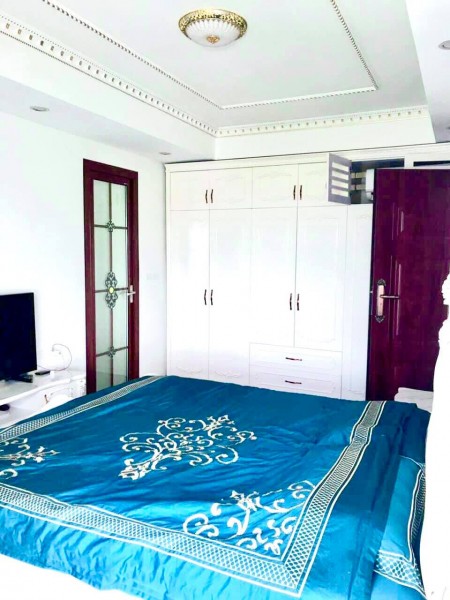 Bán căn hộ FLC Star Tower Hà Đông giá tốt 2 tỷ dt 95m2, 3Pn, 2WC, 2 Lô gia. Liên hệ: 0374393926