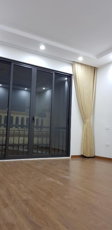 BÁN GẤP NHÀ PHÂN LÔ ÔTÔ ĐỖ CỬA HOÀNG QUỐC VIỆT,MỚI XÂY 67M2 4PN GIÁ CHỈ 7 TỶ