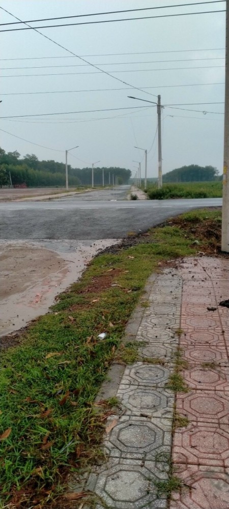 9,6 héc. Thổ cư có 1.400m2. MT đường 756B Minh Lập Chơn Thành Bình Phước.