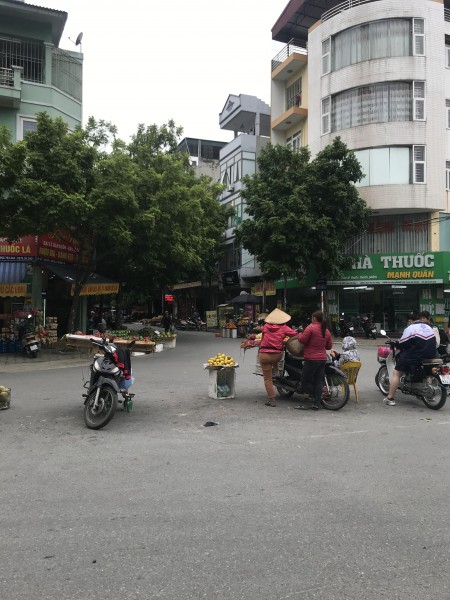 Chính chủ cần bán lô đất dịch vụ tại cổng chợ Xa La 50m2 mặt tiền 4,2m giá 6,55 tỷ