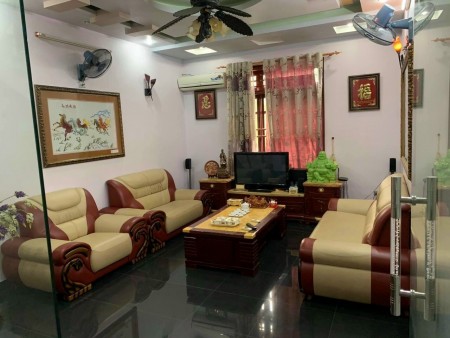Bán nhà mặt phố Mạc Hiển Tích, TP HD 81m2, mt 4.5m, 4 tầng, hướng Nam, gara, giá cực ok