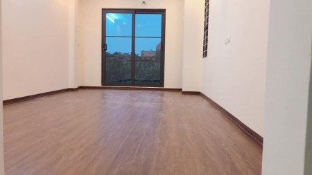 Bán nhà phố Ngô Gia Tự 30m2, 5 tầng, MT 5m, giá 2.6 tỷ, nhà mới lô góc