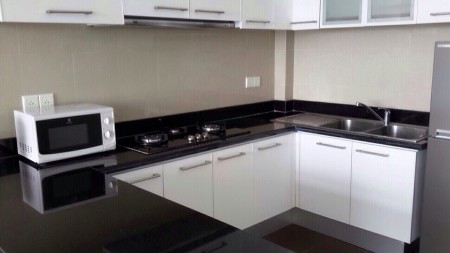 Quá rẻ cho căn 2pn full nội thất tại Saigon Pearl giá 4.7 tỷ full nội thất có sổ bao hết thuế phí
