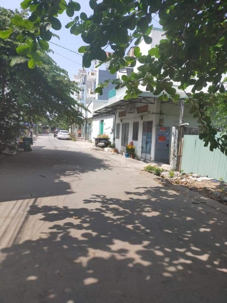 Chủ gửi bán nhanh 2 lô liền kề sát vách khu CNC giá tốt chưa qua đầu tư. Vị trí đẹp tiện ở hoặc xây căn hộ dịch vụ