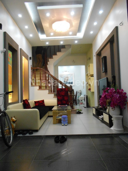 Bán gấp nhà ngõ 266 Nguyễn Văn Cừ giá 2.9 tỷ, 33mx5 tầng, oto đỗ gần