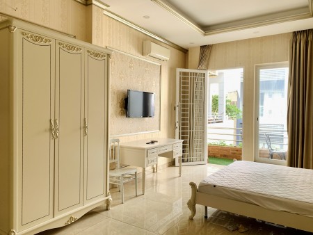 Cho thuê căn hộ có ban công quận 1 gần chợ Bến Thành