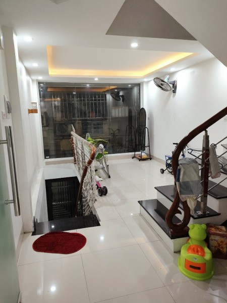 Chính chủ cần tiền nên bán gấp nhà Khương Đình giá nhỉnh 4 tỷ