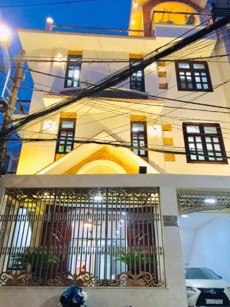 Bán nhà biệt phủ CMT8 Quận 10 căn góc 3 mặt tiền, 4 tầng 120m2 giá chỉ 23.5 tỉ