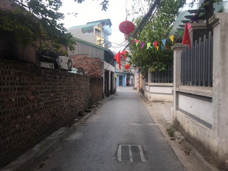 Bán đất 100m ngõ 649 Cự Khối có thể phân lô, giá rẻ