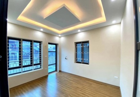 Bán nhà ngõ phố Dương Quảng Hàm 2,4tỷ, 38m2
