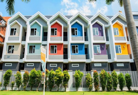 Chính chủ bán nhà mới xây xong, full nội thất, 1 trệt 2 lầu, 4 phòng ngủ hẻm xe hơi