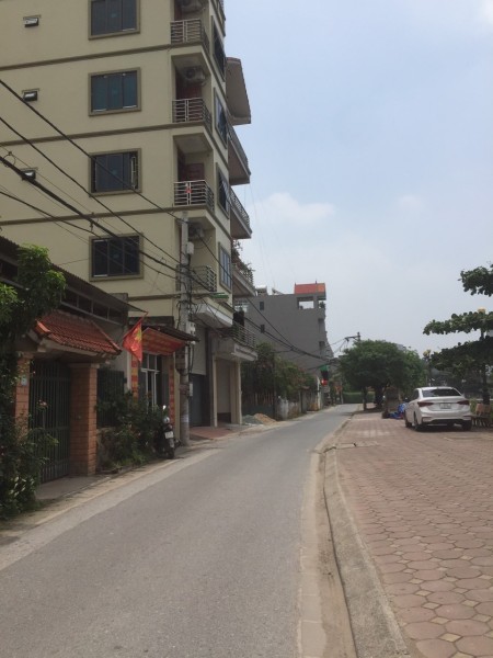 3TY1 nhà Xuân Phương đường 2 oto tránh để xe thoải mái ngày đêm dt40m2 0945356832