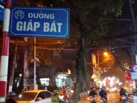 Nhà ngõ ô tô rộng, phố Giáp Bát (Q.HM) 13.5 tỷ