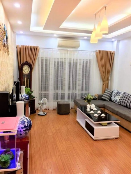 Cần bán gấp CH tập thể Phố Láng Hạ giá 1,8 tỷ, 52m2 ( tầng 2)