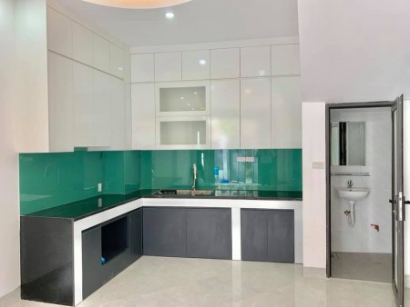 Cần bán gấp nhà Mặt ngõ Trần Khát Chân giá 1.55 tỷ, 20mx4T, ngõ gần