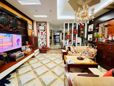 Biệt thự mini 100m 2 mặt thoáng nội thất tiền tỷ phố Trần Thái Tông chỉ 14 tỷ